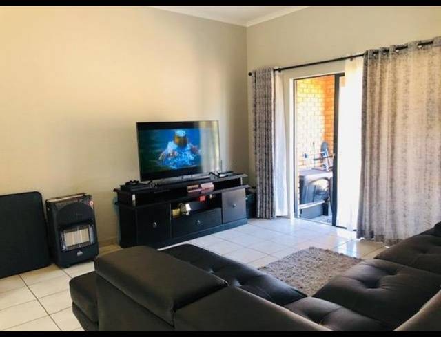 2 BEDROOM APARTMENT FOR SALE IN CASTLEVIEW